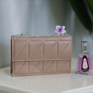 ؜حقيبة كتف مبطنة